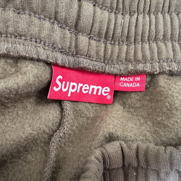 Supreme SS22 Small Box Sweatshort Olive Brown size Medium - Picture 4 of 6
